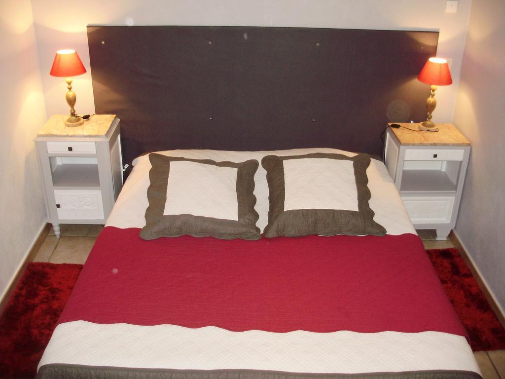 Auberge Du Bord Des Eaux - Demi-Pension Assuree Sur Reservation Saint-Amand-les-Eaux Dış mekan fotoğraf
