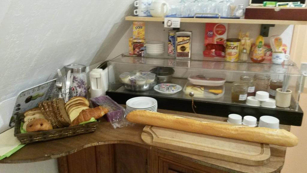 Auberge Du Bord Des Eaux - Demi-Pension Assuree Sur Reservation Saint-Amand-les-Eaux Dış mekan fotoğraf