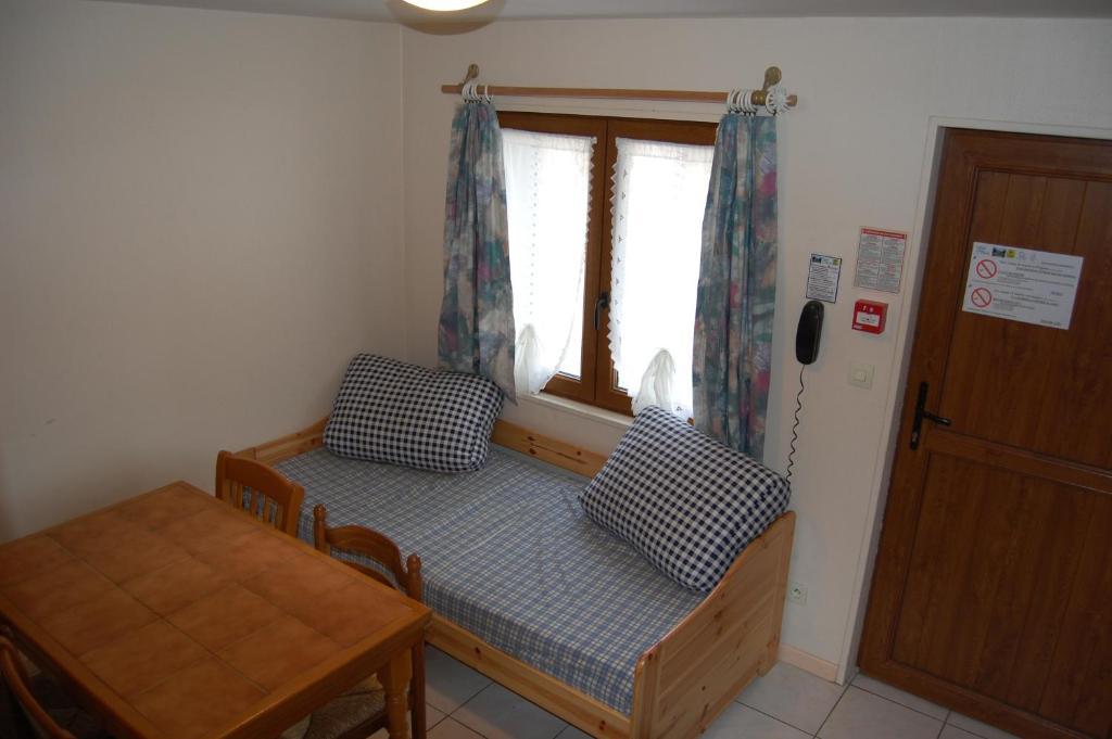 Auberge Du Bord Des Eaux - Demi-Pension Assuree Sur Reservation Saint-Amand-les-Eaux Oda fotoğraf