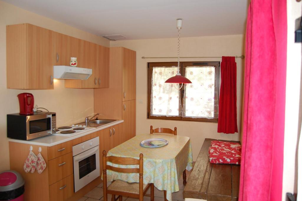 Auberge Du Bord Des Eaux - Demi-Pension Assuree Sur Reservation Saint-Amand-les-Eaux Oda fotoğraf