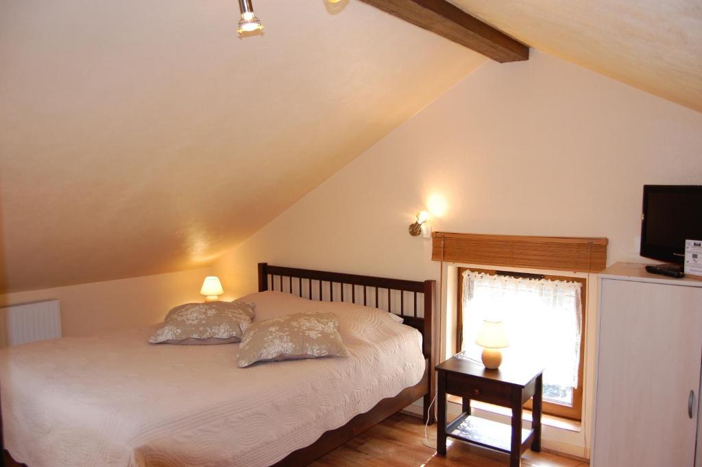 Auberge Du Bord Des Eaux - Demi-Pension Assuree Sur Reservation Saint-Amand-les-Eaux Oda fotoğraf