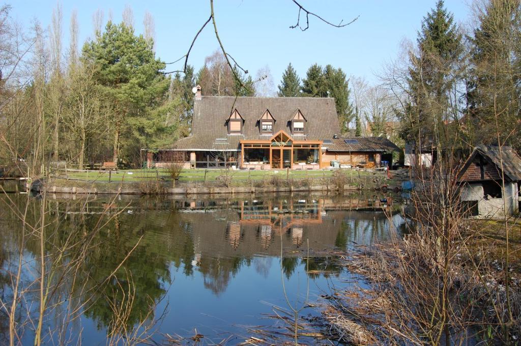 Auberge Du Bord Des Eaux - Demi-Pension Assuree Sur Reservation Saint-Amand-les-Eaux Dış mekan fotoğraf