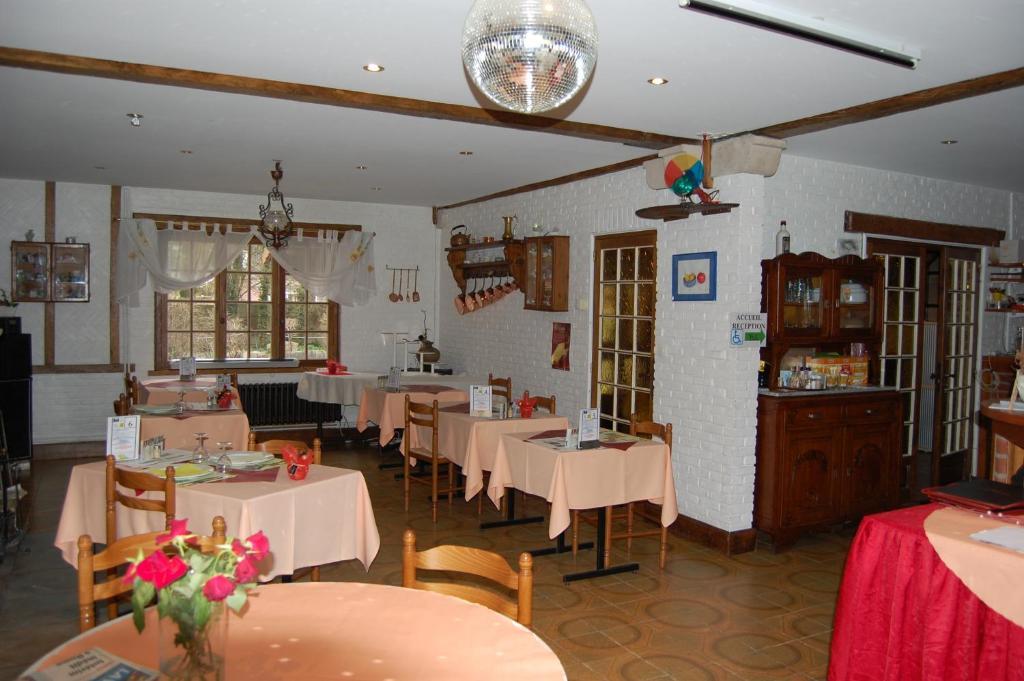 Auberge Du Bord Des Eaux - Demi-Pension Assuree Sur Reservation Saint-Amand-les-Eaux Dış mekan fotoğraf
