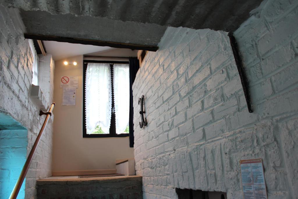 Auberge Du Bord Des Eaux - Demi-Pension Assuree Sur Reservation Saint-Amand-les-Eaux Oda fotoğraf