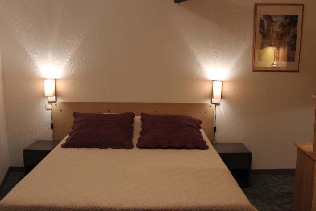 Auberge Du Bord Des Eaux - Demi-Pension Assuree Sur Reservation Saint-Amand-les-Eaux Oda fotoğraf